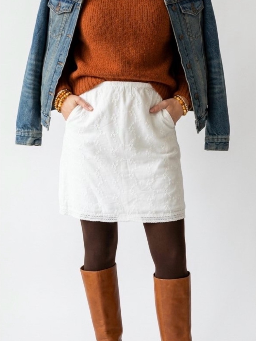 Vintage 90s Express “Compagnie Internationale” White Embroidered Mini Skirt
